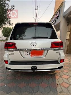تۆیۆتا لاند کروزەر